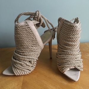 Nude rope detail pumps